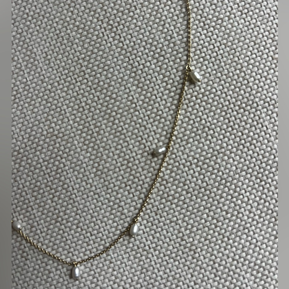Mejuri TINY PEARL STATION NECKLACE - Picture 2 of 3